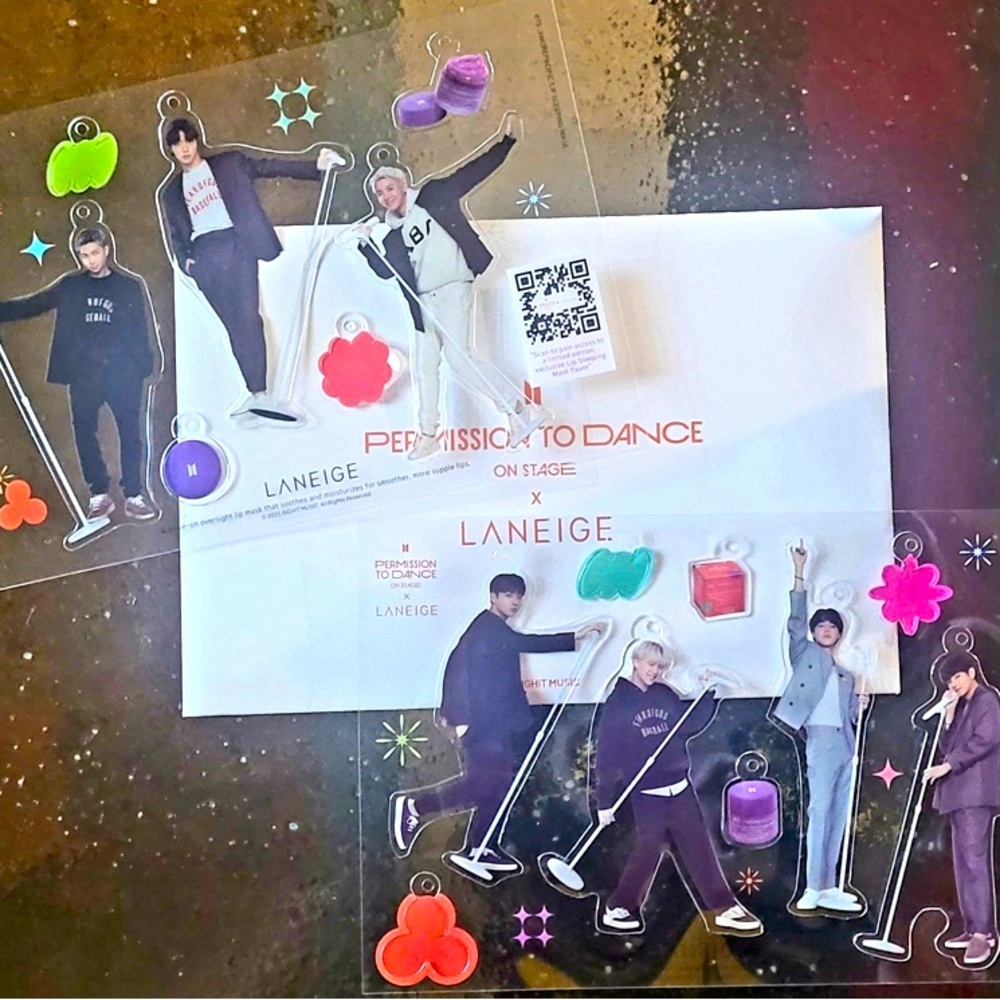 LANEIGE BTS Pop Out Cards
